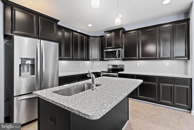 Building Photo - 32 Healey Ct