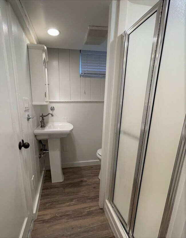 Building Photo - 4bd/2ba Seattle Home