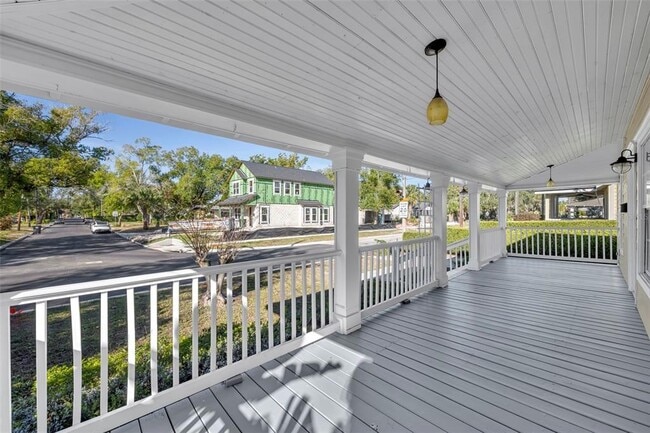 Building Photo - 1027 N Hampton Ave