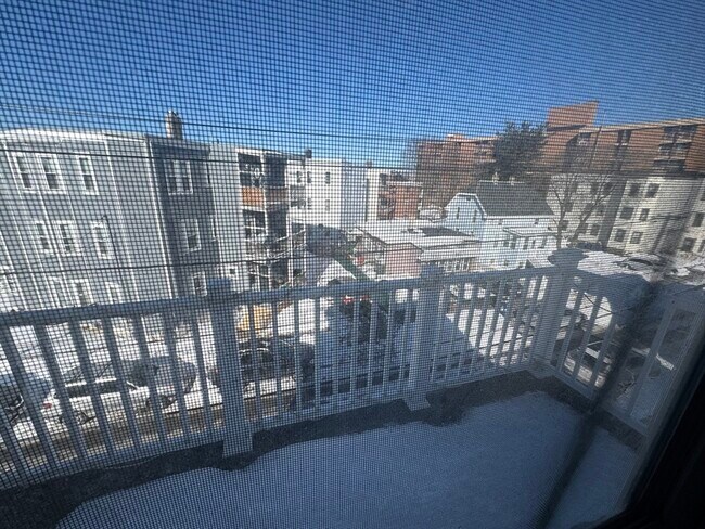 Building Photo - 7 Wave Ave