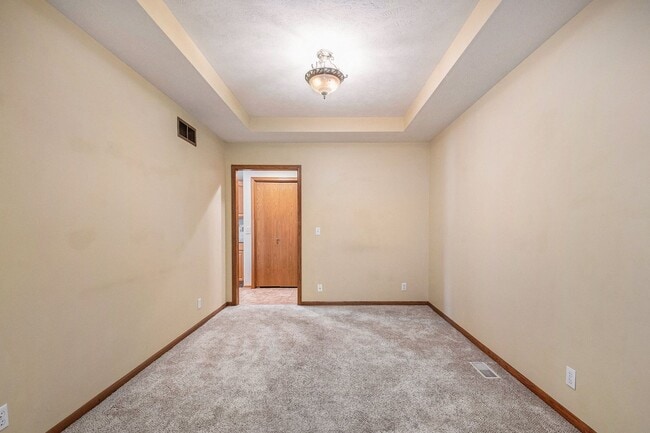 Building Photo - 15206 Borman St