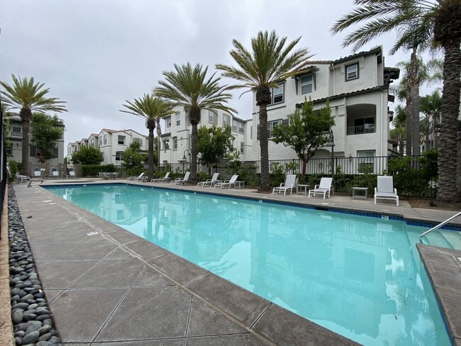Building Photo - 2bd/2.5ba Townhouse with A/C in San Elijo ...
