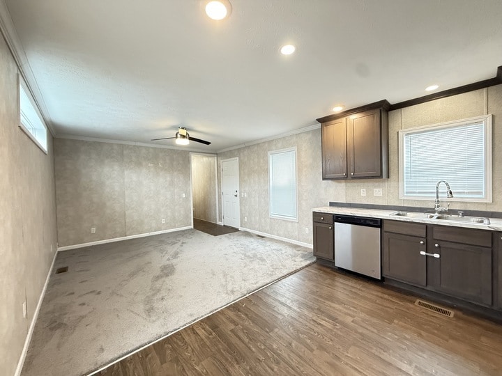 Building Photo - 10610 State Rte 762