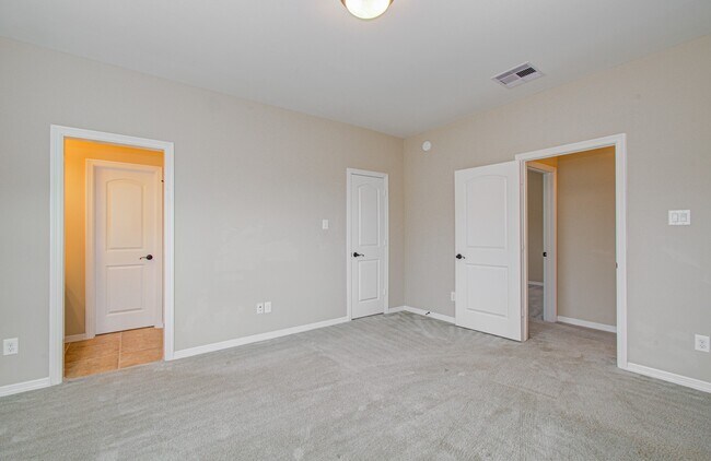 Building Photo - 5711 Avon Landing Ln