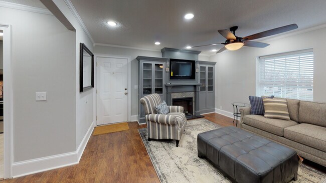 Building Photo - Dilworth Edge 3 Bedroom Condo for Rent