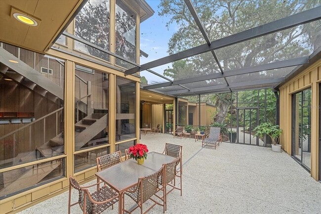 Building Photo - 3348 Old Oak Dr