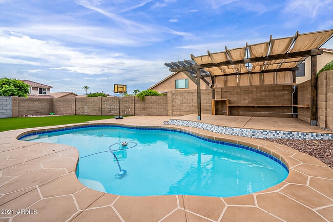 Building Photo - 16010 S 17th Dr