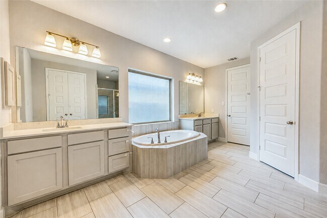 Building Photo - 2138 Taylor Marie Trl