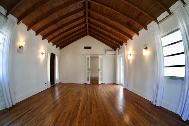 Building Photo - 620 Winters St