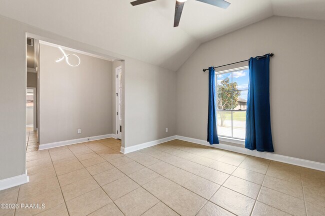 Building Photo - 101 Ace Ln