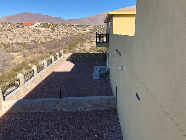Building Photo - 7581 Le Conte Dr