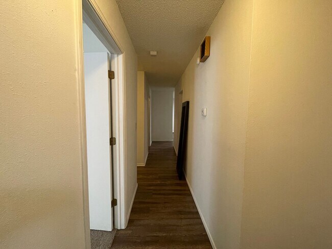 Building Photo - Beautifully Maintained Single-Level Home