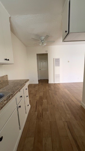 Building Photo - Win-Lake