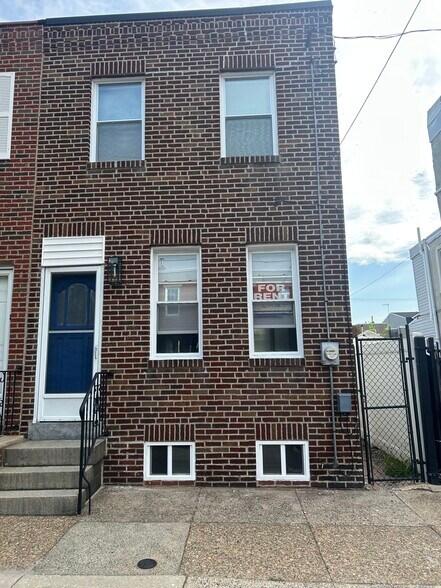 Front - 2537 E Norris St