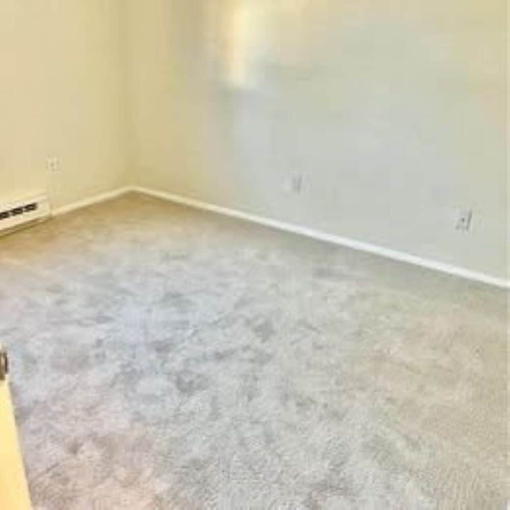 Building Photo - 870 Haverhill St