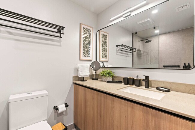 Building Photo - 121 NE 5th St