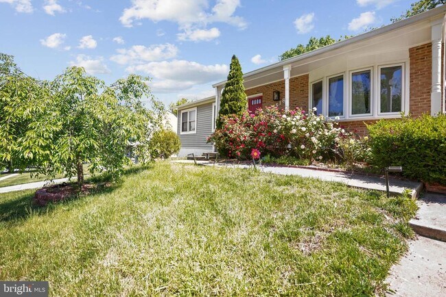 Building Photo - 7518 Bentree Rd
