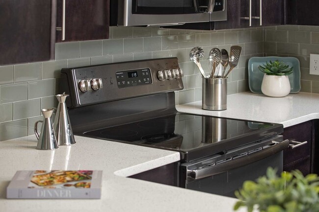 Building Photo - Buckhead 960