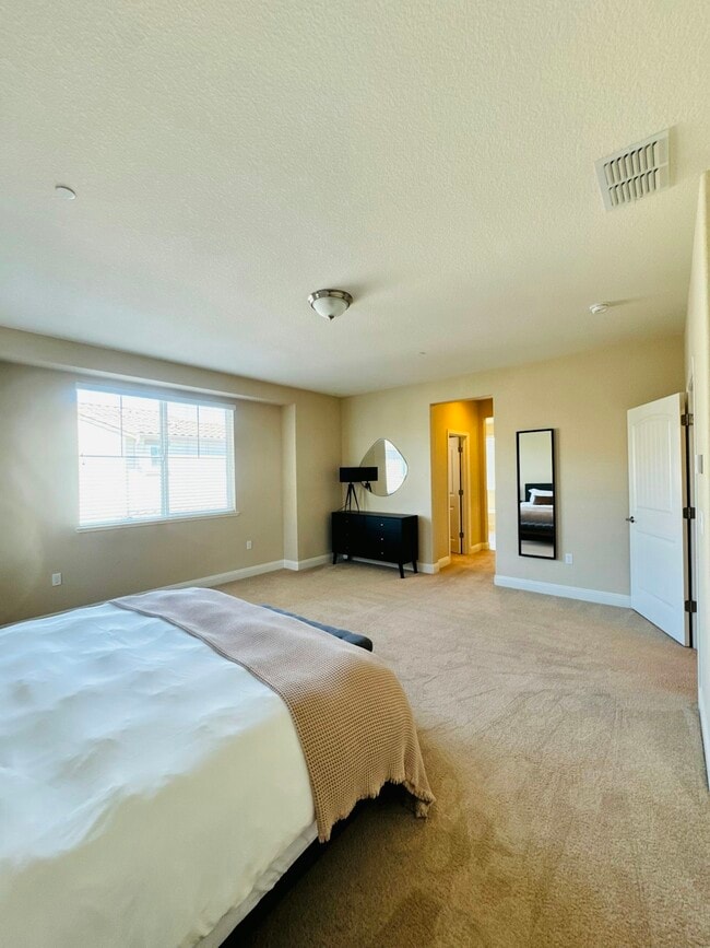 Building Photo - 5018 Osborne Cir