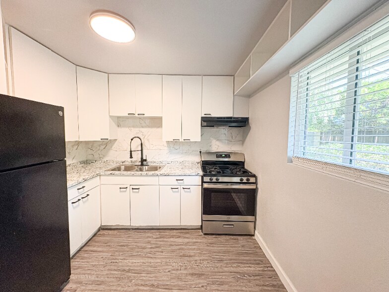 Building Photo - 2222 S Rural Rd