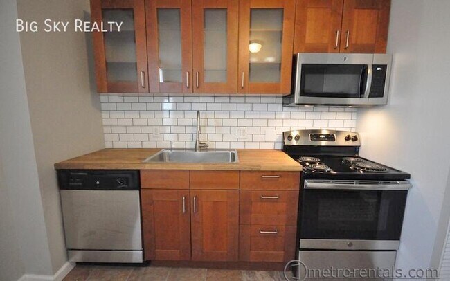 Building Photo - 452 W 3rd Ave