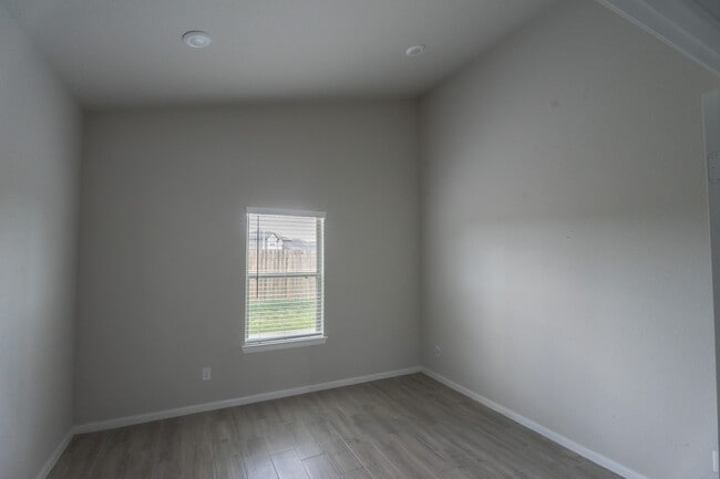 Building Photo - 388 Kendall Crest Dr