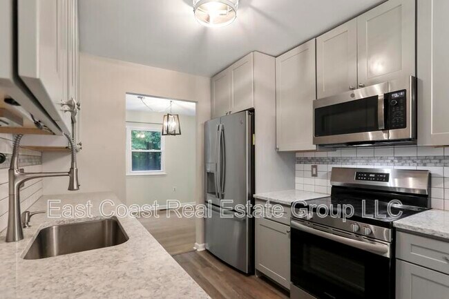 Building Photo - 3395 Canary Ct