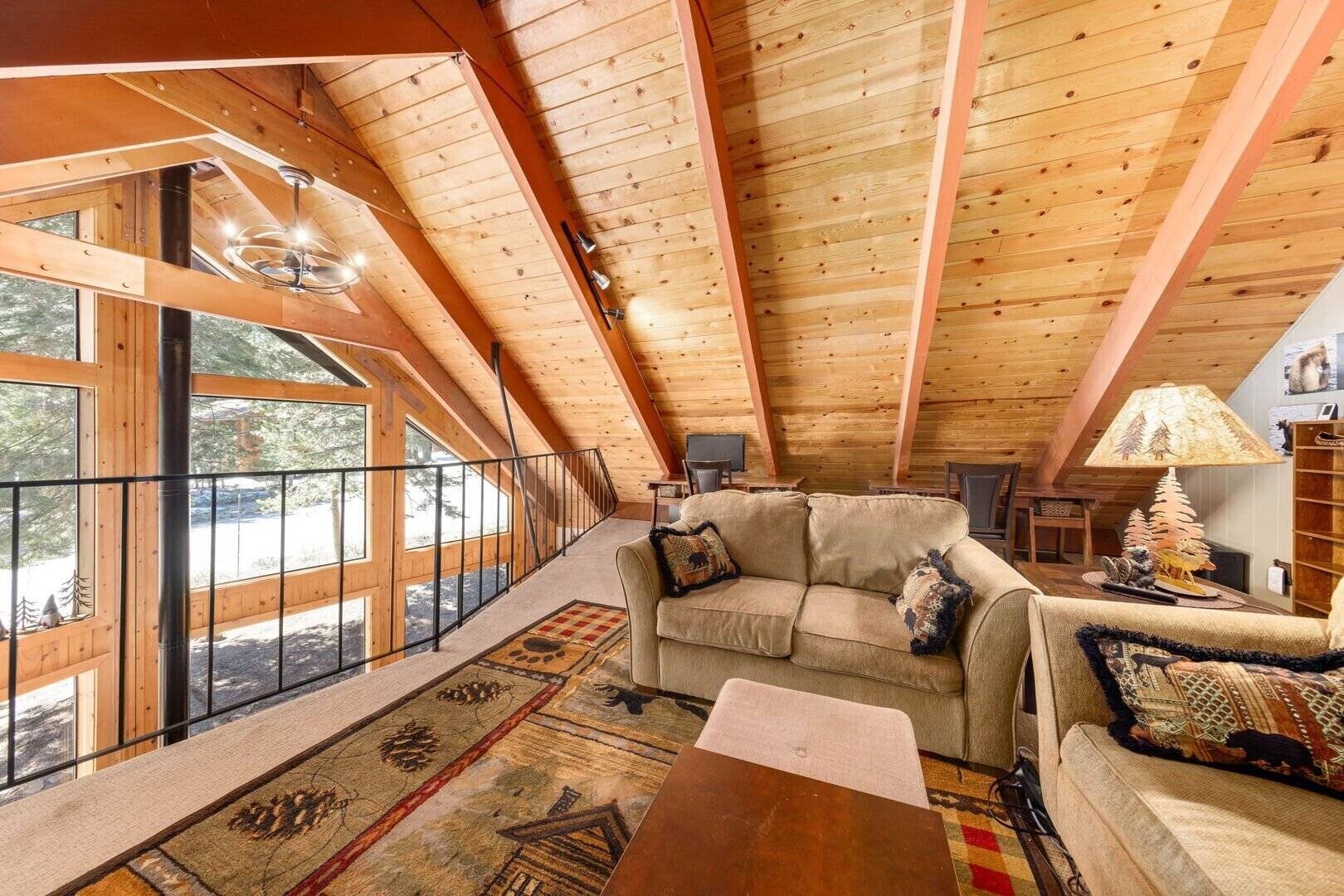 Upper Loft - 15948 Northwoods Blvd