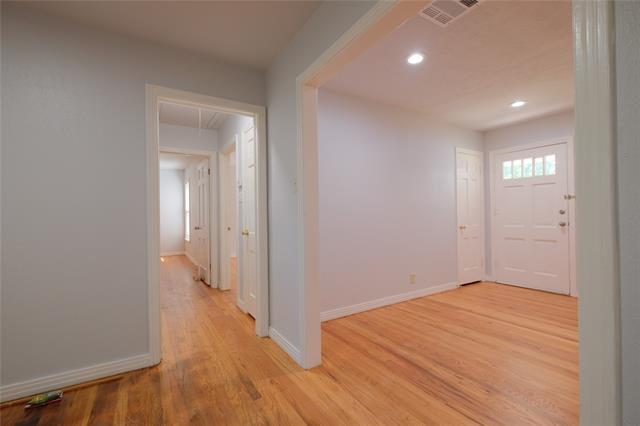 Building Photo - 2104 Kings Ave