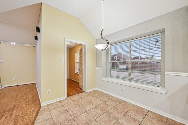 Building Photo - 15114 Magnoliabough Pl