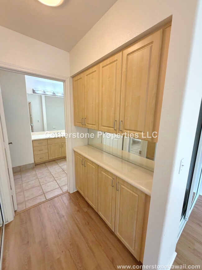 Building Photo - 95-797-932 Wikao St