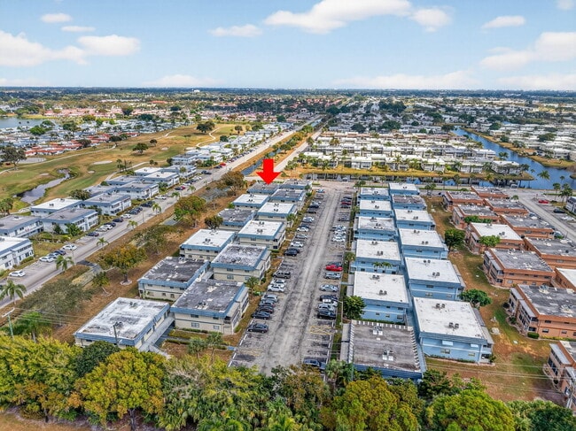 Building Photo - 195 Brittany F