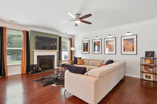 Building Photo - Beautifully Maintained 3-Bedroom Home with...