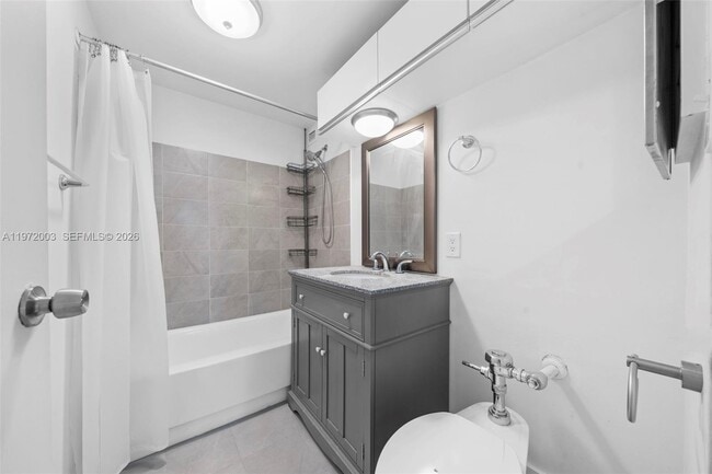 Building Photo - 3301 NE 5th Ave