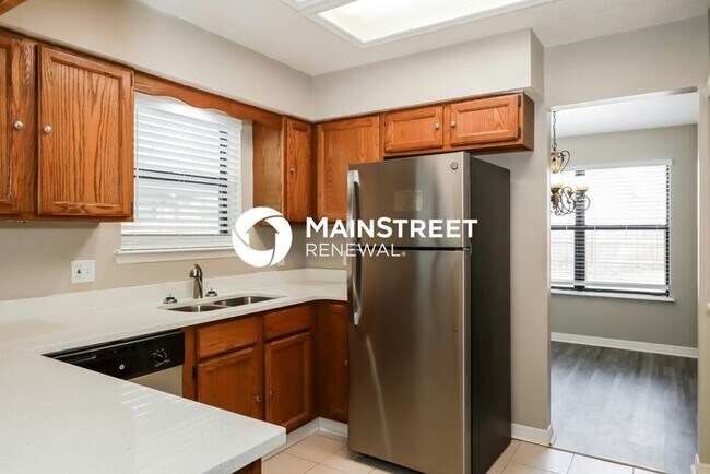 Building Photo - 3 Bedroom Pet-Friendly Home in Jacksonville, FL with Main Street Renewal