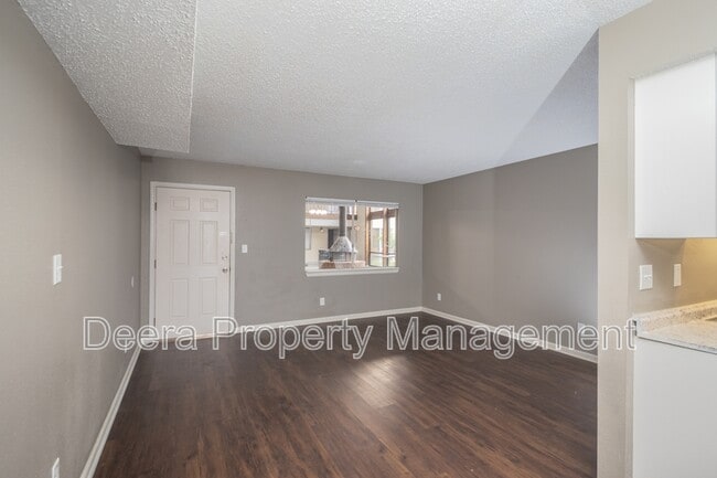 Building Photo - 6016 Leavenworth Rd