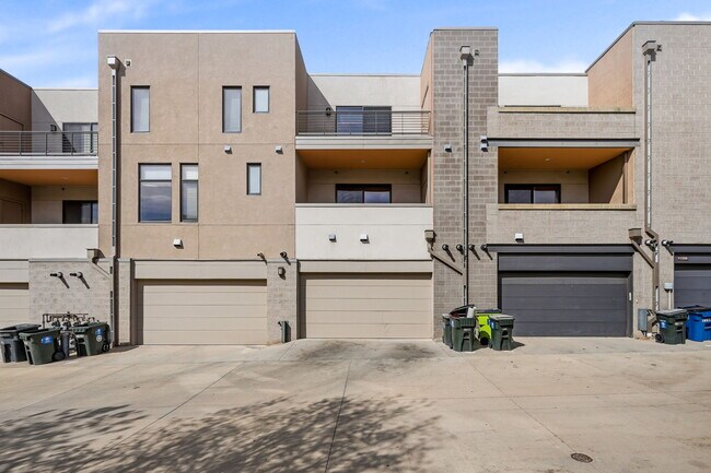 Building Photo - 11582 Colony Row