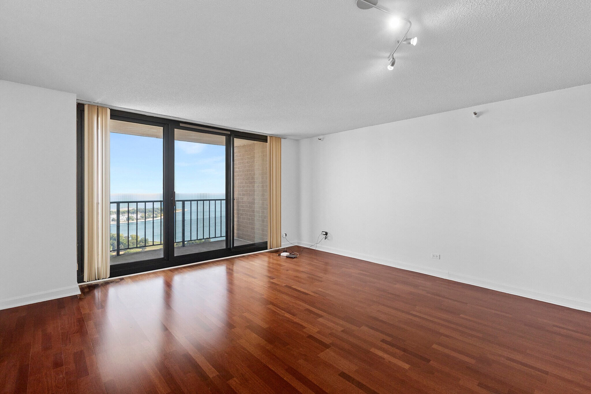 Building Photo - 3660 N Lake Shore Dr