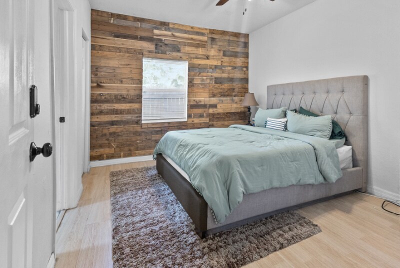 Building Photo - 3421 Pinewood Ave