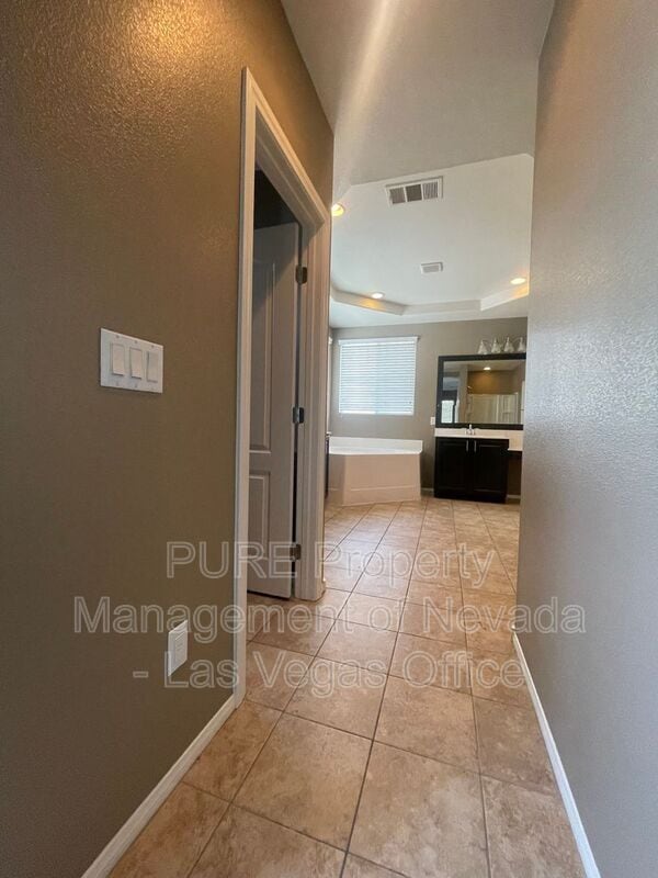 Building Photo - 3904 Ropers Ranch St