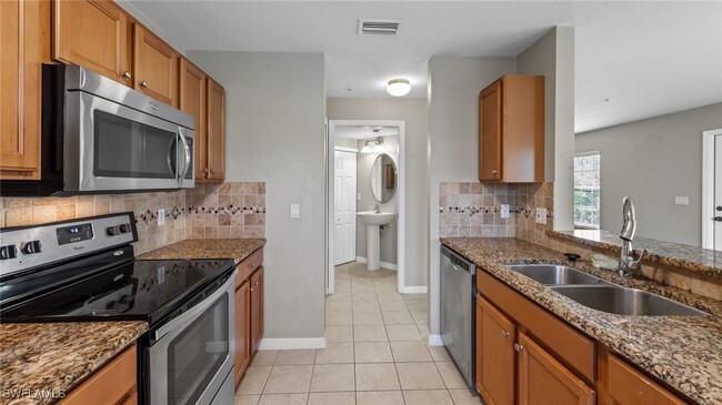 Building Photo - 9055 Gervais Cir
