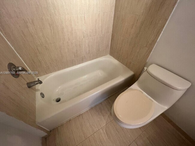 Building Photo - 2425 SW 27th Ave