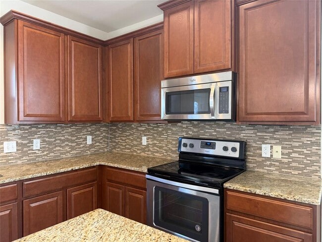 Building Photo - 16101 Hawthorne Heights Trail