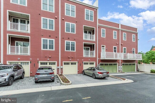 Building Photo - 2109 Main Line Blvd