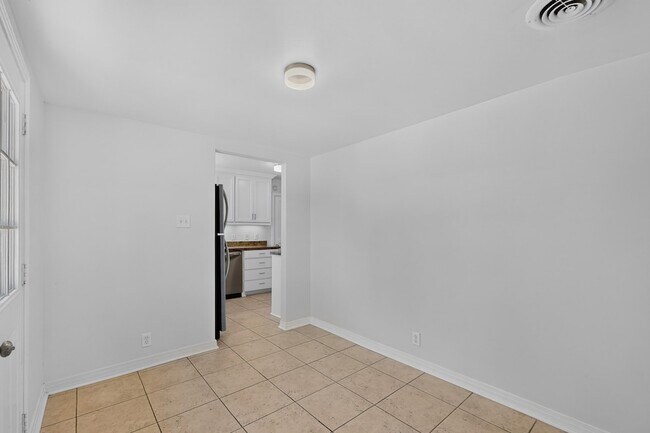 Building Photo - 4812 Wateka Dr