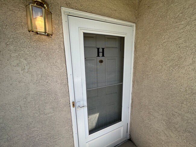 Primary Photo - Spacious 2 bedroom and 2 bath.
