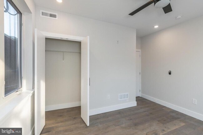 Building Photo - 920 N 15th St