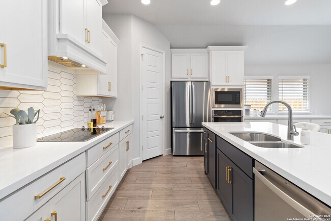 Building Photo - 149 Red Oak