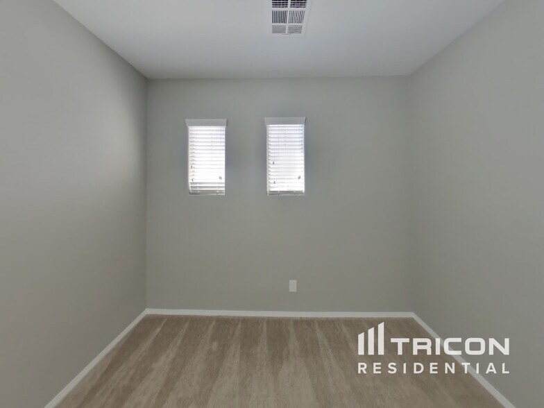 Building Photo - 7642 Albright Peak Dr
