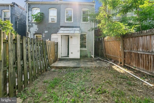 Building Photo - 1711 Ashburton St